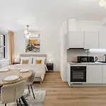 On The Main Shopping Street - Center Apartament Bratysława