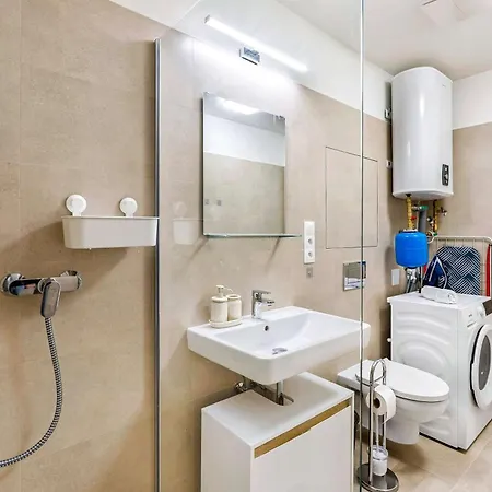 Apartament On The Main Shopping Street - Center
